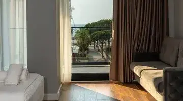 Bounty Hotel
