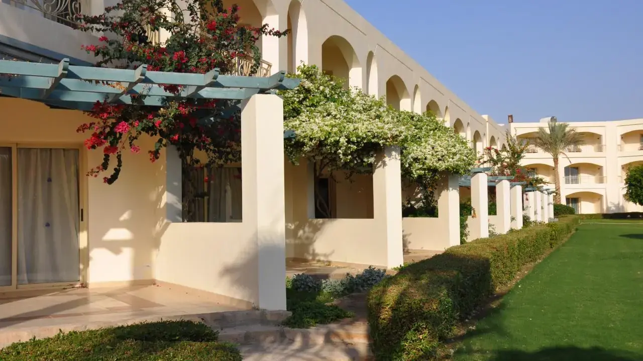 BRAYKA BAY RESORT