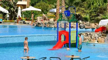 Brayka Bay Resort