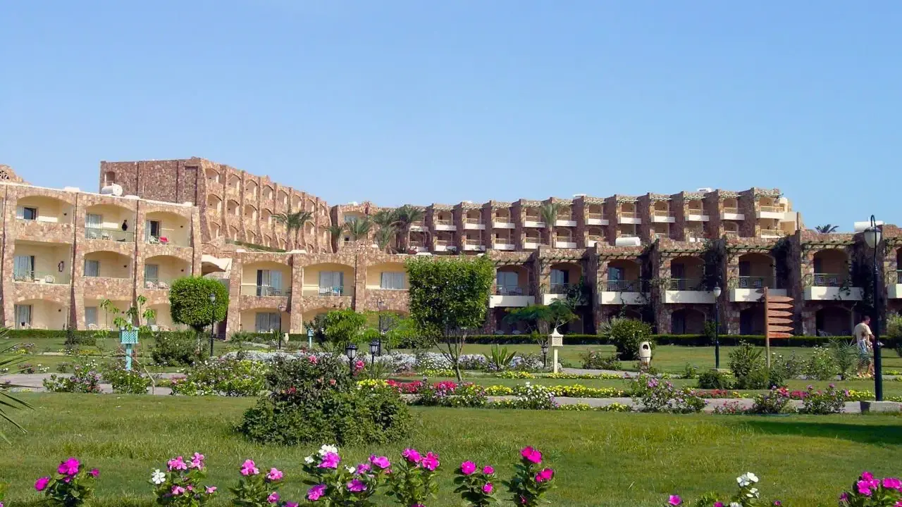 BRAYKA BAY RESORT