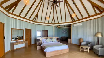 BRENNIA KOTTEFARU MALDIVES