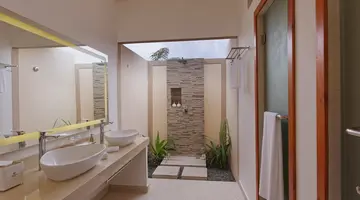 BRENNIA KOTTEFARU MALDIVES
