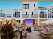 Broncemar Beach Suites