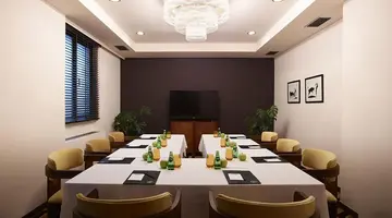 Brown Acropol