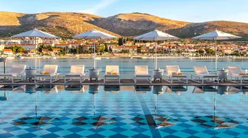 Brown Beach House Croatia & SPA