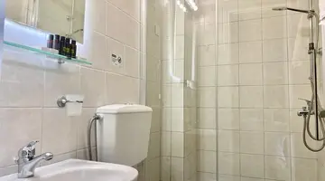 Bruskos Hotel & Suites
