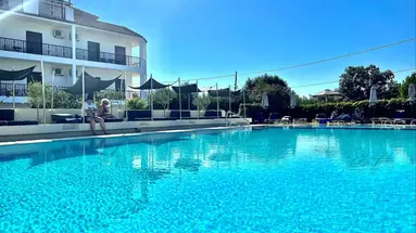Bruskos Hotel & Suites