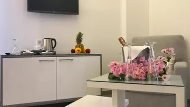 Bruskos Hotel & Suites