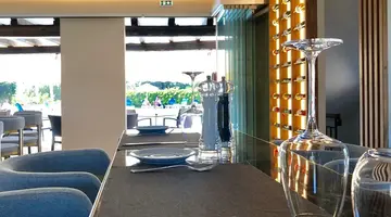 Bruskos Hotel & Suites