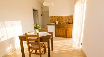 Bruskos Hotel & Suites