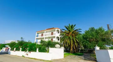 Bruskos Hotel & Suites