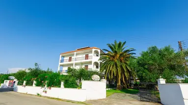 Bruskos Hotel & Suites