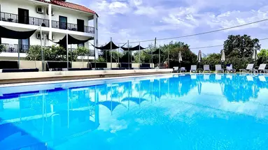 Bruskos Hotel & Suites