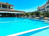 Bruskos Hotel & Suites