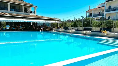 Bruskos Hotel & Suites