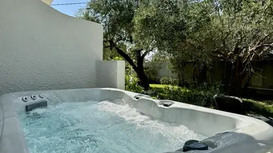 Bruskos Hotel & Suites