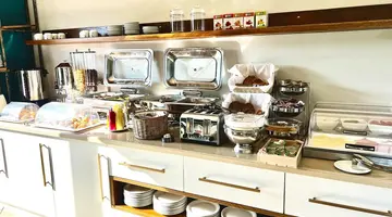 Bruskos Hotel & Suites