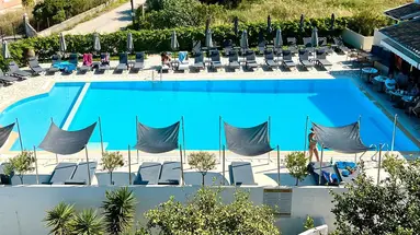 Bruskos Hotel & Suites