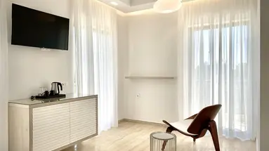 Bruskos Hotel & Suites