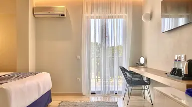 Bruskos Hotel & Suites