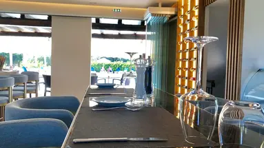Bruskos Hotel & Suites