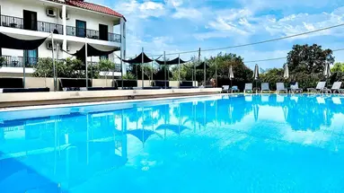 Bruskos Hotel & Suites