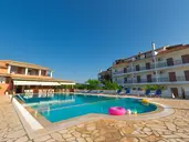 Bruskos Hotel & Suites