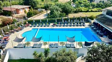 Bruskos Hotel & Suites