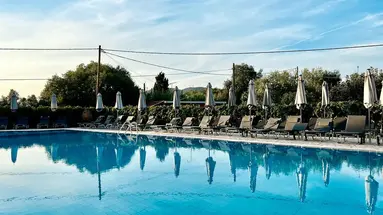 Bruskos Hotel & Suites