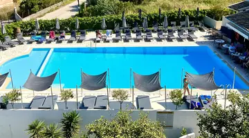 Bruskos Hotel & Suites