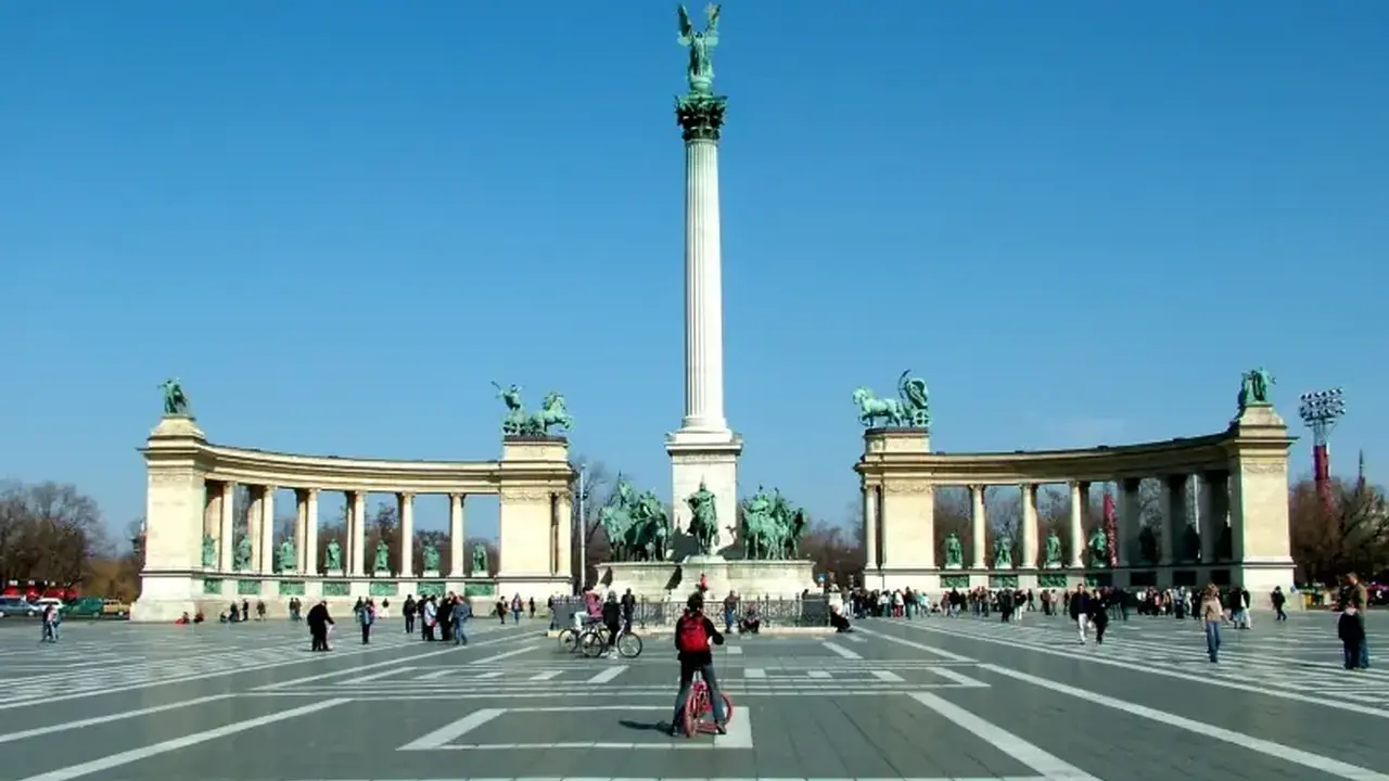 BUDAPESZT - SZLAKIEM WĘGIERSKICH WINNIC - 4 dni