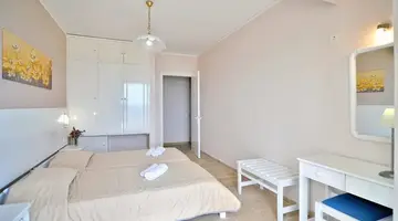 Byron Apartments