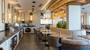 CA Sand Dune Hotel