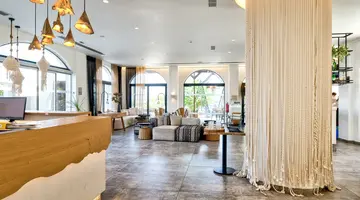 Cabana Blu Hotel & Suites