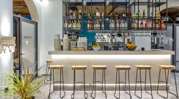 Cabana Blu Hotel & Suites