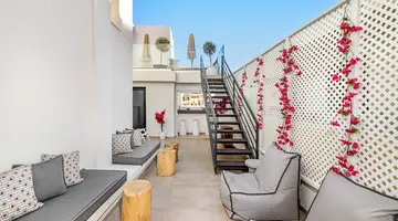 Cabana White Boutique Hotel