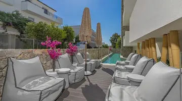 Cabana White Boutique Hotel