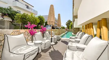 Cabana White Boutique Hotel