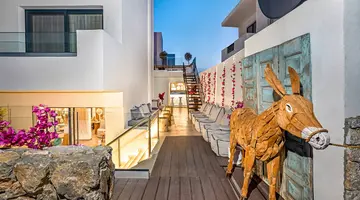 Cabana White Boutique Hotel