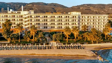 Calamos Beach Family Club Hotel