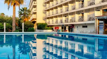 Calamos Beach Family Club Hotel