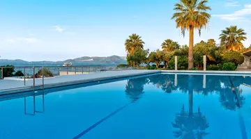 Calamos Beach Family Club Hotel
