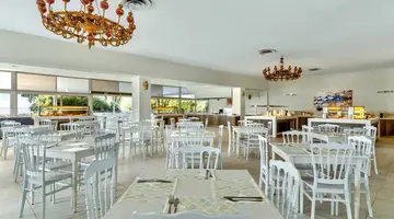 Calamos Beach Family Club Hotel