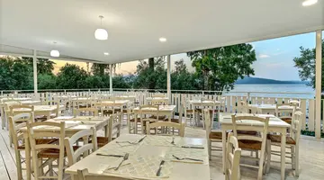 Calamos Beach Family Club Hotel