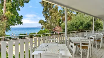 Calamos Beach Family Club Hotel
