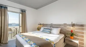 Caldera s Dolphin Suites