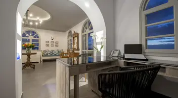 Caldera s Dolphin Suites