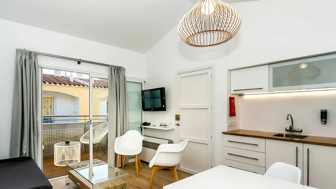Cales de Ponent Apartments