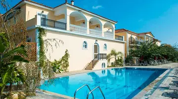 California Beach Hotel - Adults Only
