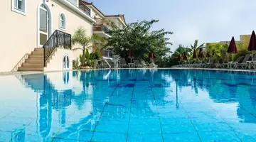 California Beach Hotel - Adults Only